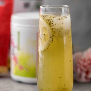 Limonade glacée au matcha et graines de chia pour l'été