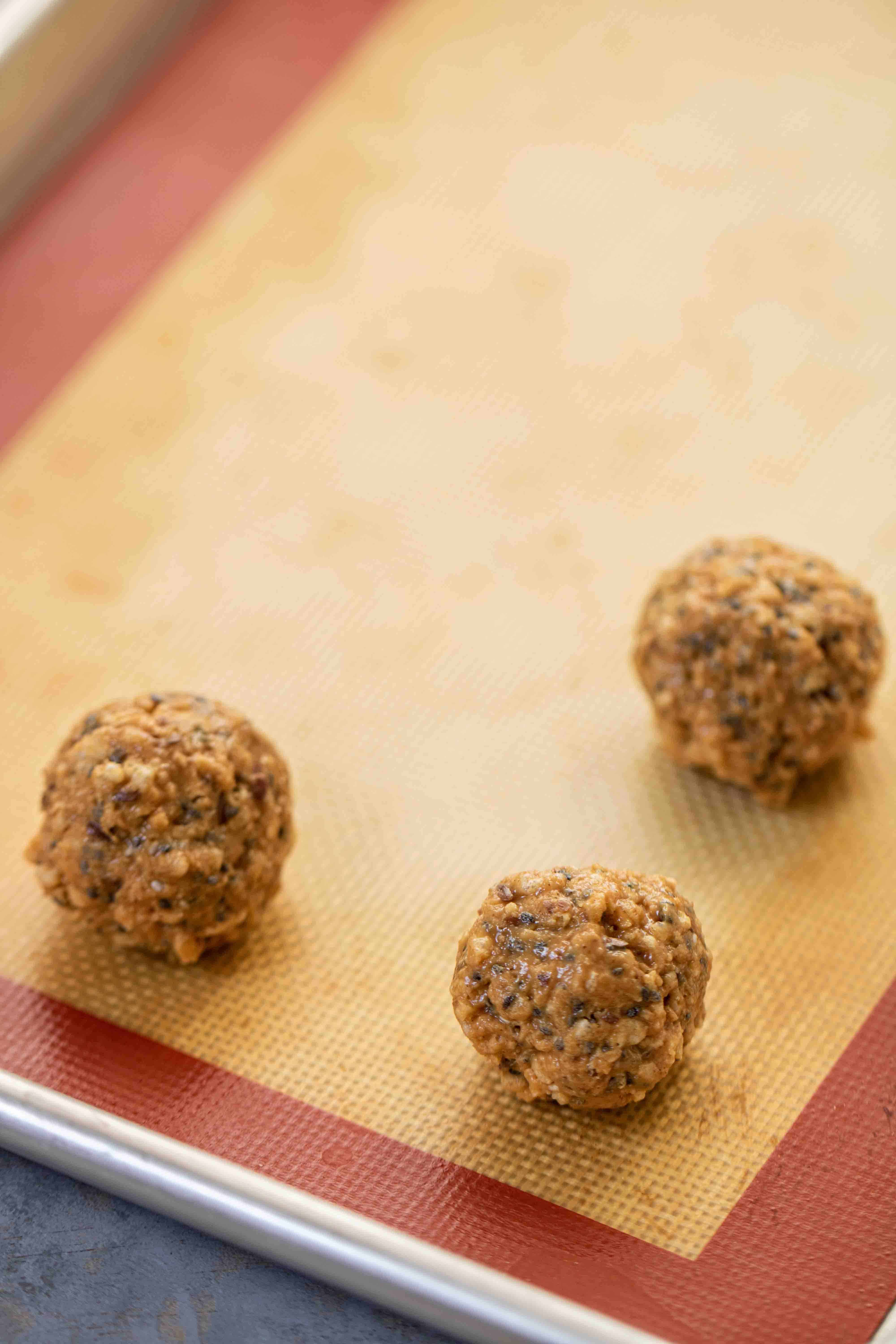 Boules de beurre de cacahuète et graines de chia