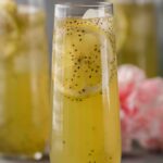 Limonade d’été au matcha et citron, facile et cetogène, avec des graines de chia