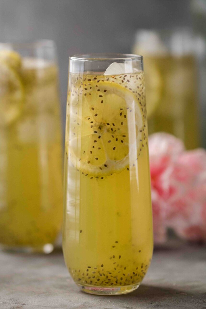Limonade d’été au matcha et citron, facile et cetogène, avec des graines de chia