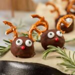 Billes de Peanut Butter aux Rice Krispies pour un Noël Sain en forme de Renne