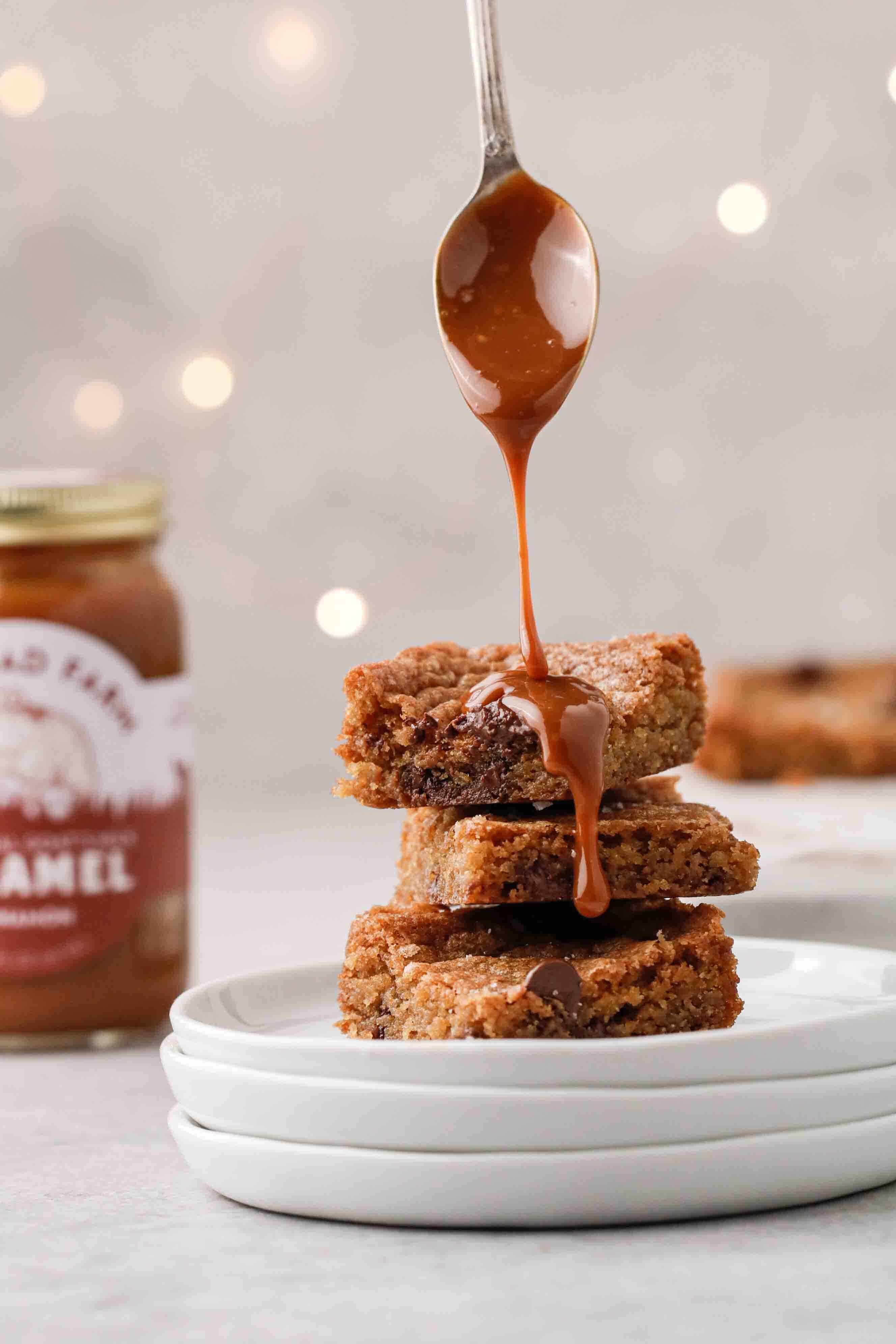Empilement de barres de cookies aux pépites de chocolat