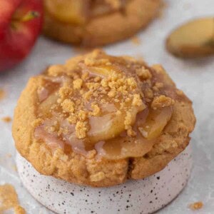 Cookies à la tarte aux pommes Crumbl