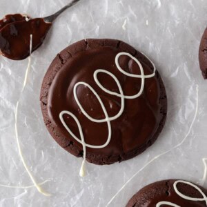 Crumbl cookies cupcakes marshmallow au chocolat