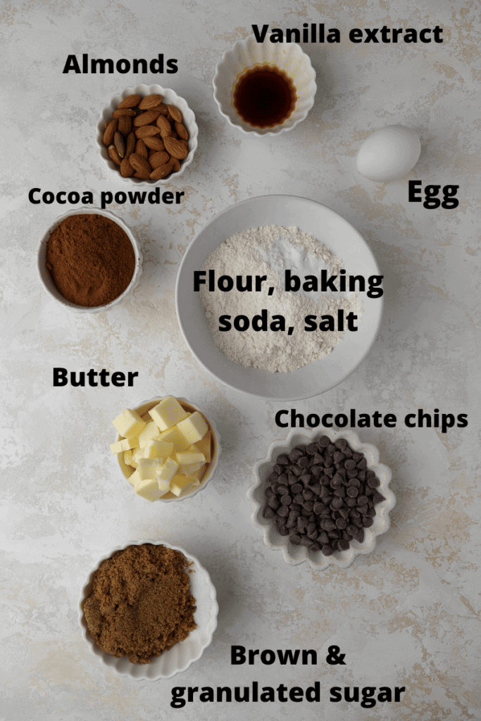 Ingrédients pour cookies Rocky Road Crumbl