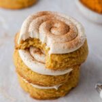 Recette Inspirée des Cookies Caramel à la Citrouille Glacés de Crumbl