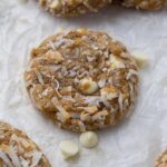 Cookies moelleux au coco et blanc en chocolat