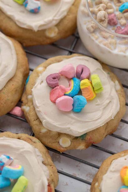 Cookies glacées Lucky Charms de Crumbl