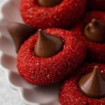 Biscuits Faciles de Hershey’s aux Fleurs de Velours Rouge