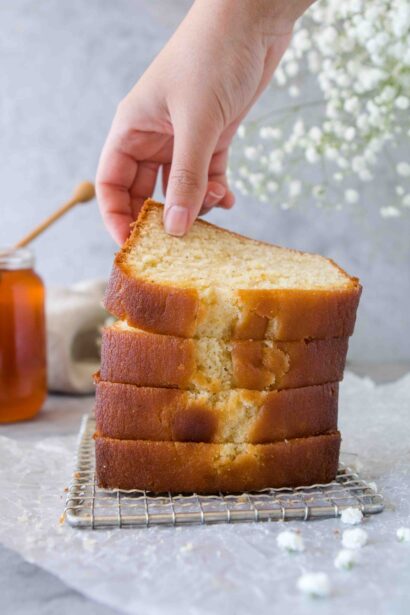 Comment préparer un cake moelleux au miel et au thé, comme chez mamie