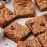 Barres de biscuits aux pépites de chocolat aux tomates sucrées