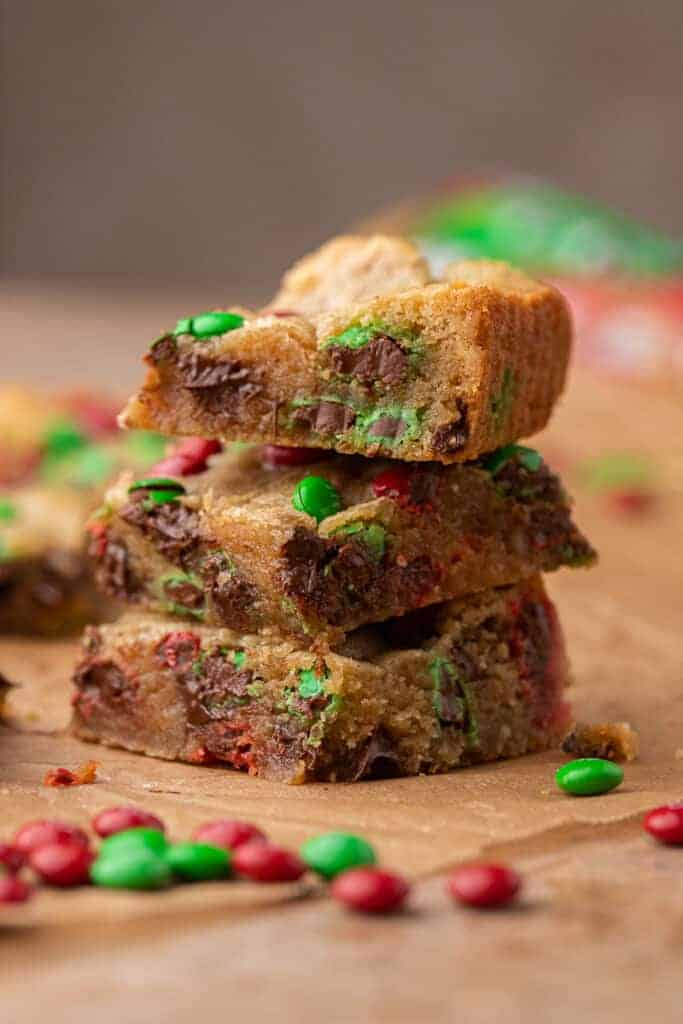 Pile de blondies de Noël