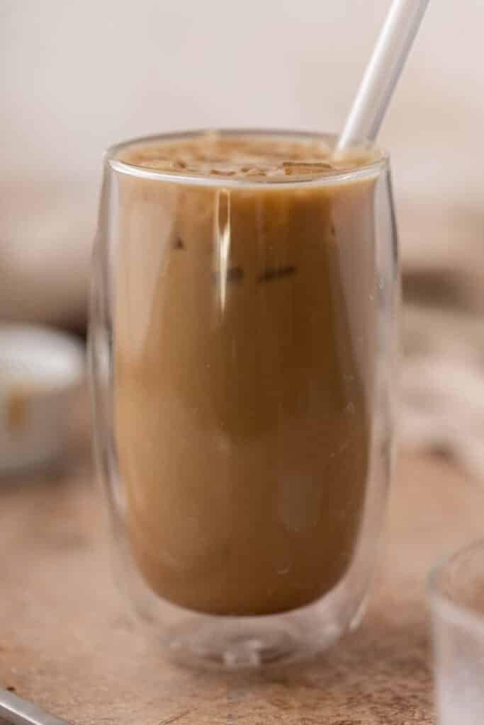 Zoom sur la recette de café glacé au caramel de McDonald's
