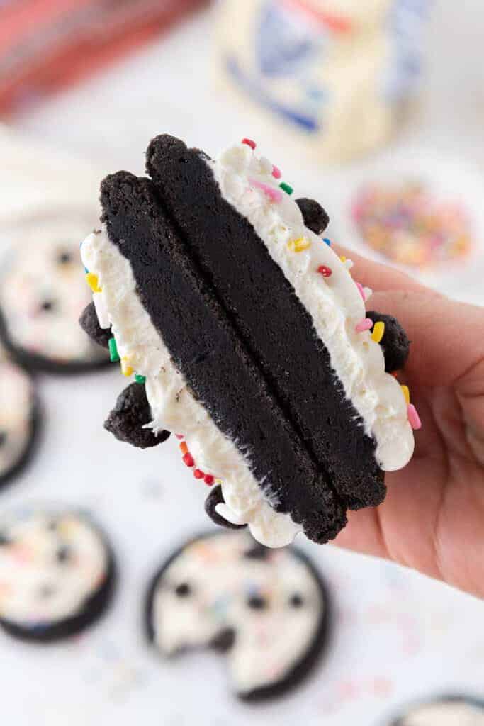 Cookies Oreo gâteau d’anniversaire Crumbl mini