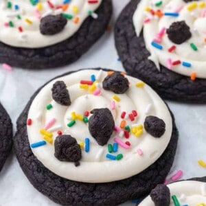 Cookies Oreos assorties pour gâteau d'anniversaire