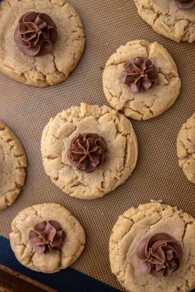 Biscuits Crumbl à la pâte de cacahuète