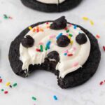 Les meilleures cookies Oreo anniversaire façon Crumbl