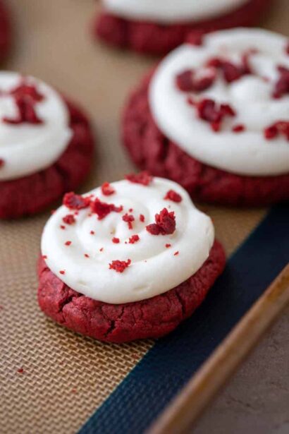 Cookies Faciles aux Cookies Red Velvet Crumbl