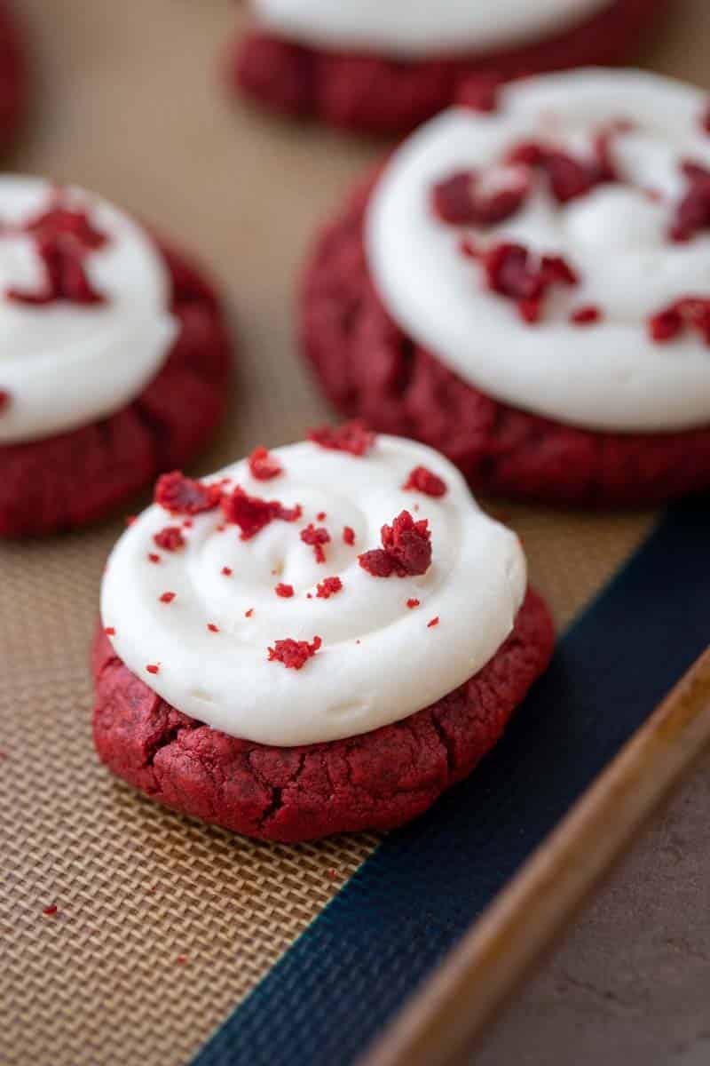 Cookies Faciles aux Cookies Red Velvet Crumbl