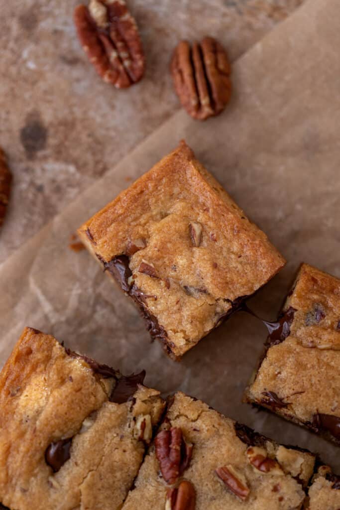 Barres aux noix de pécan et pépites de chocolat