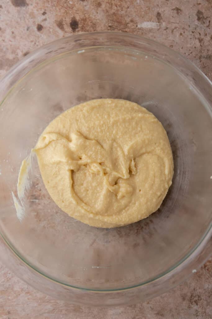 pâte mélange dans un bol