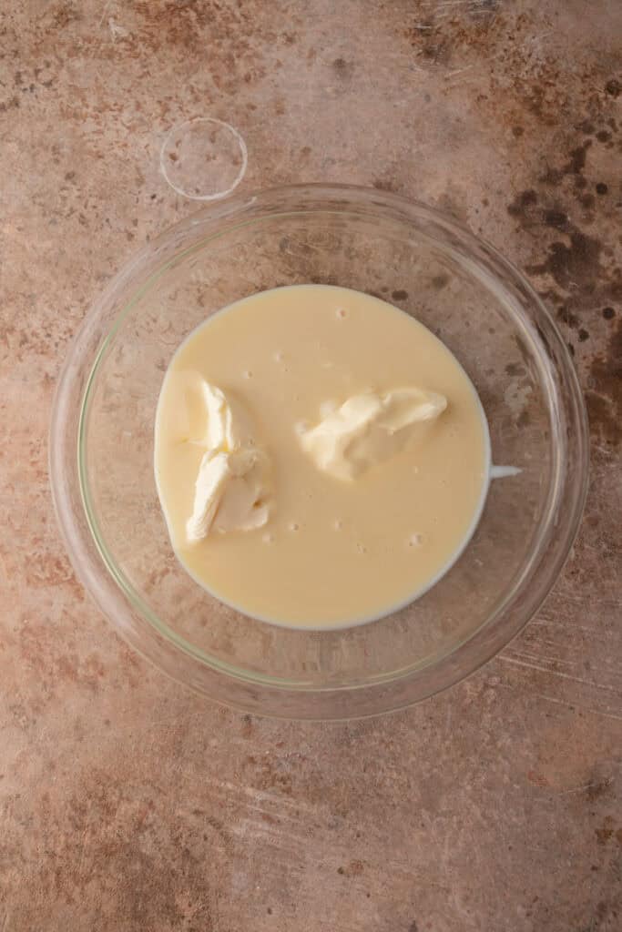 Ingrédients non mélangés dans un bol