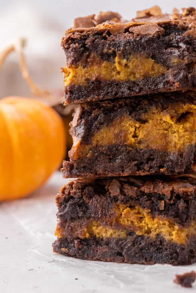 Zoom sur les brownies à la citrouille et cheesecake