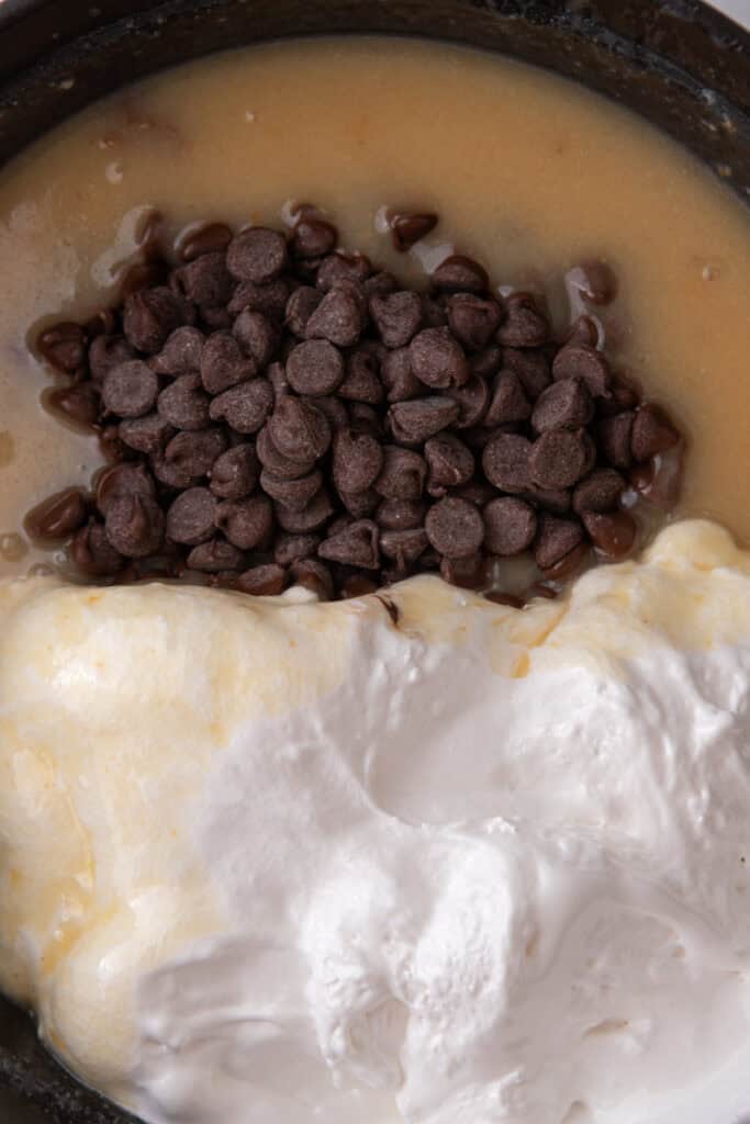 ingrédients non mélangés dans une casserole