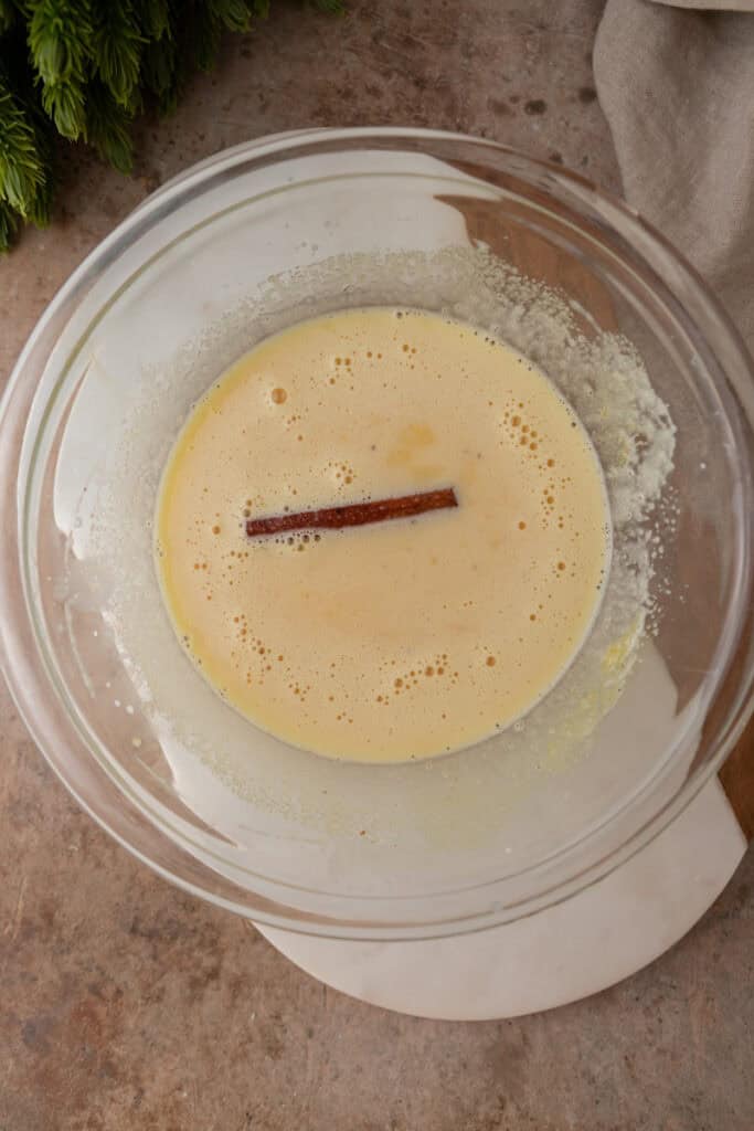 ingrédients mélangés dans une casserole