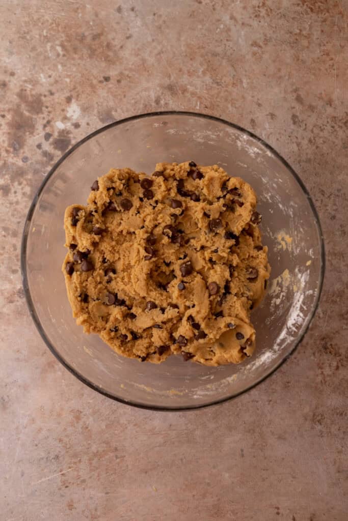 Ingrédients mélangés dans un bol