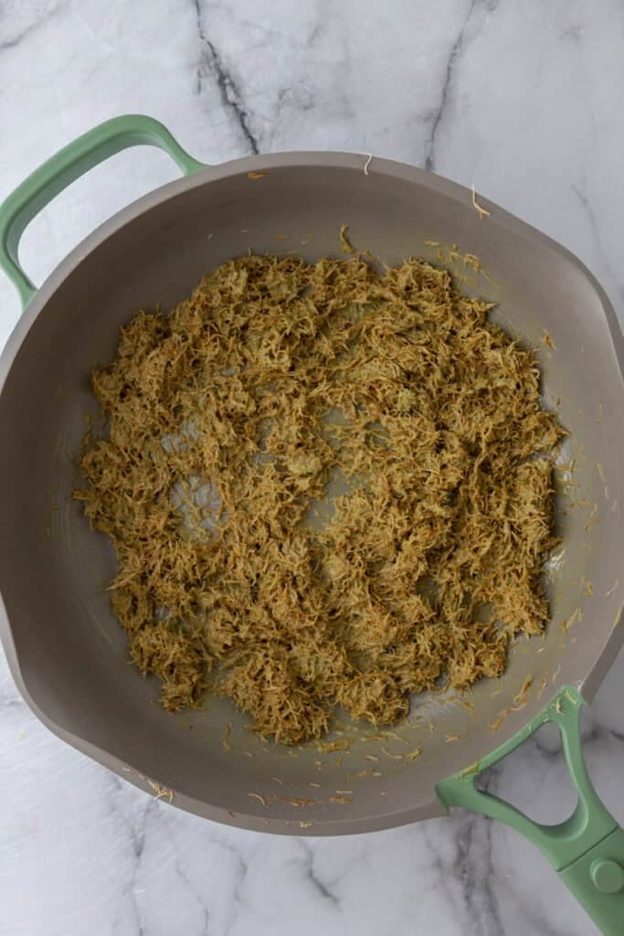 Ingrédients mélangés dans un bol