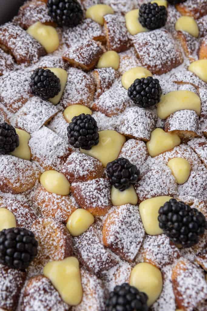 Zoom sur le gratin de Pain Perdu au Pretzel