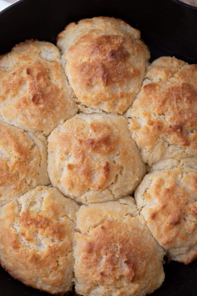recette de biscuits à la levure dans une poêle
