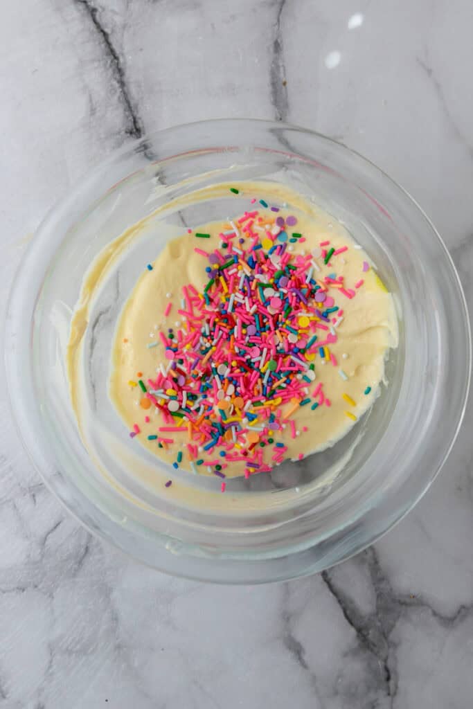 Ingrédients non mélangés dans un bol