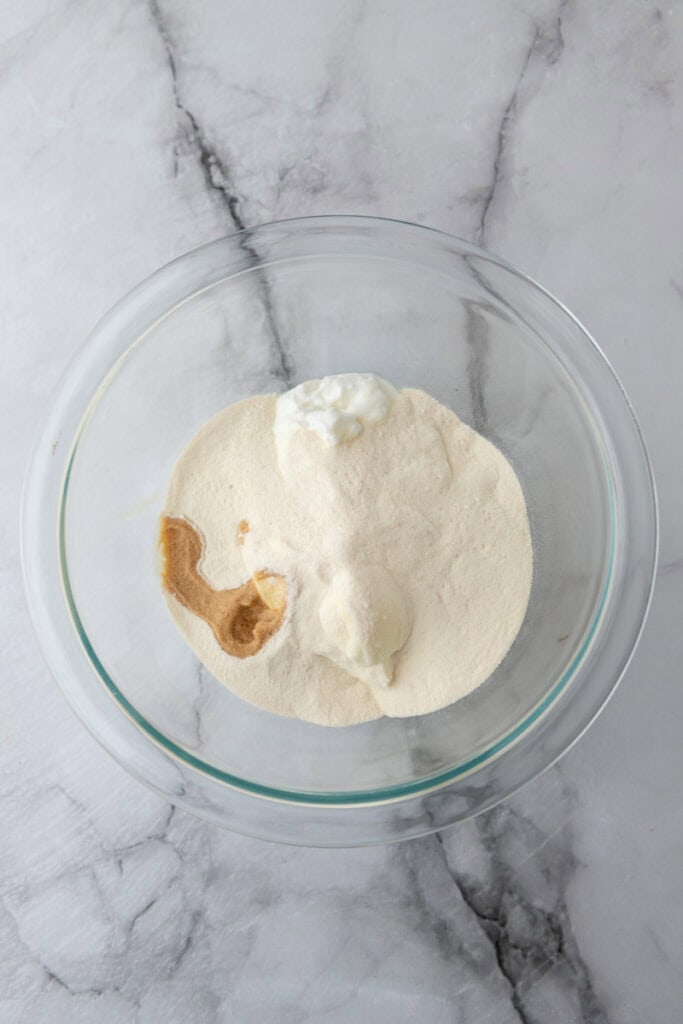 Ingrédients non mélangés dans un bol